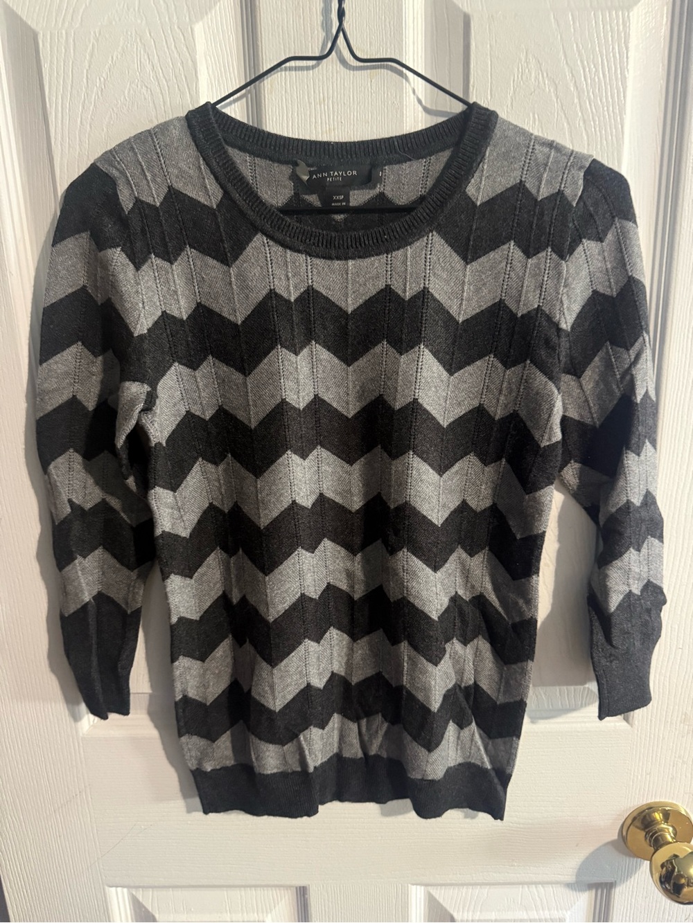 Ann Taylor Black & Gray Chevron Crewneck Sweater